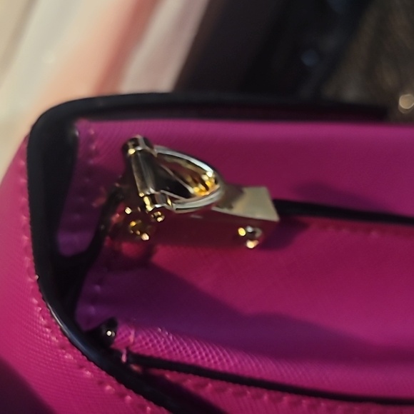 Elegant Pink Handbag - Picture 9 of 10